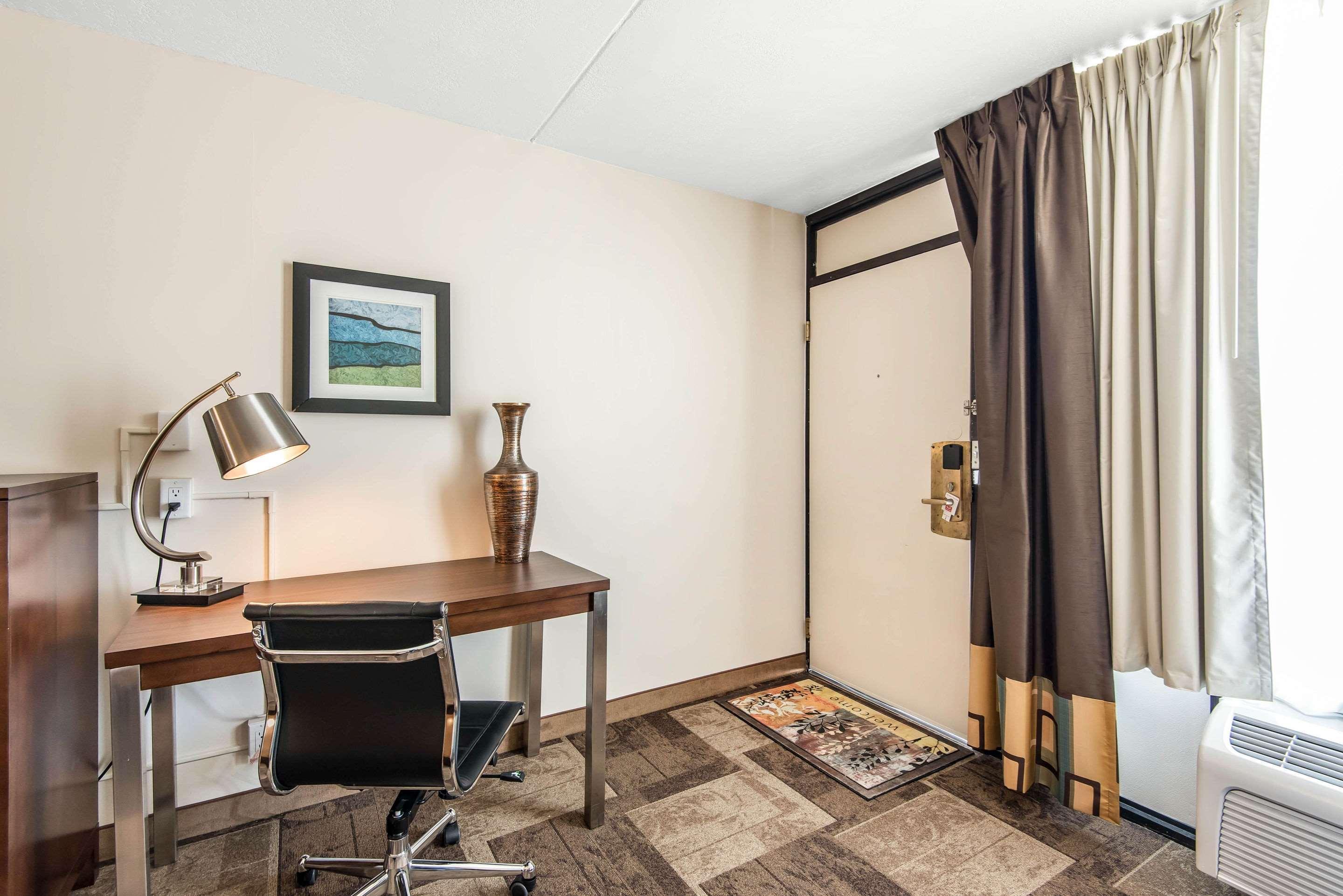 Econo Lodge Oak Grove-Blue Springs Экстерьер фото