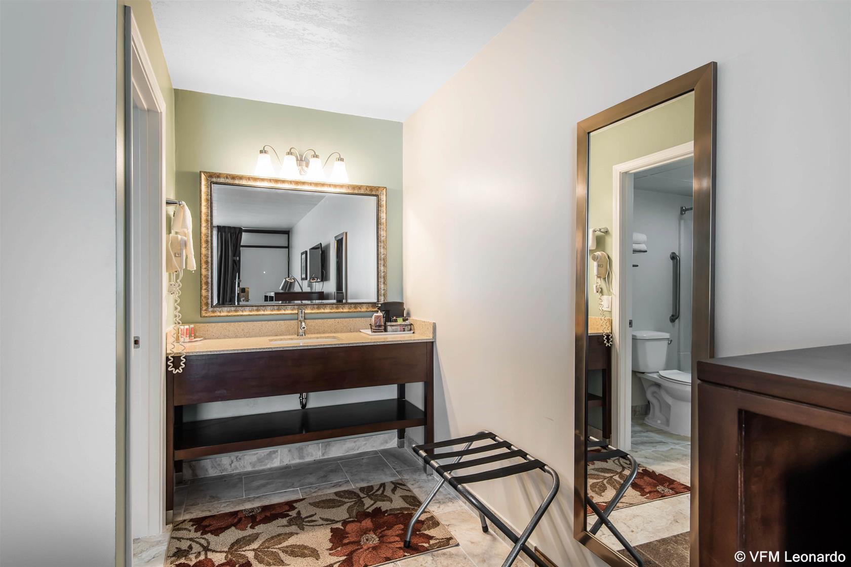 Econo Lodge Oak Grove-Blue Springs Экстерьер фото