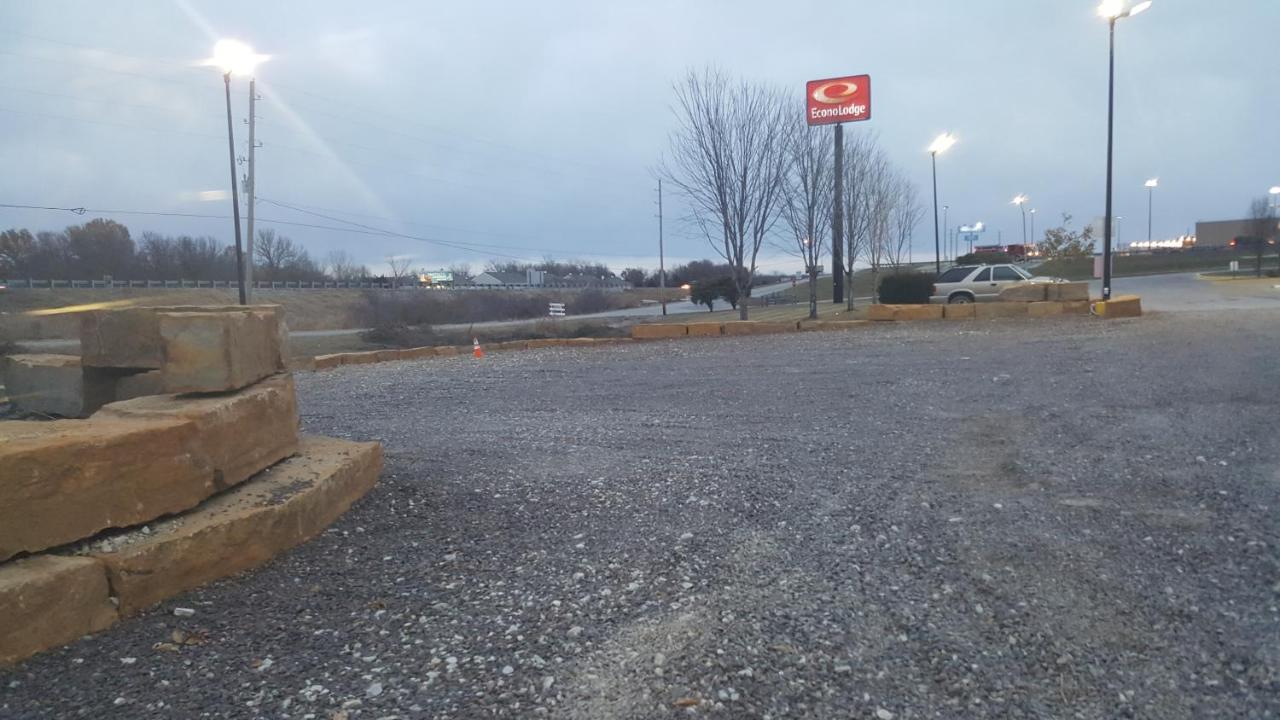 Econo Lodge Oak Grove-Blue Springs Экстерьер фото