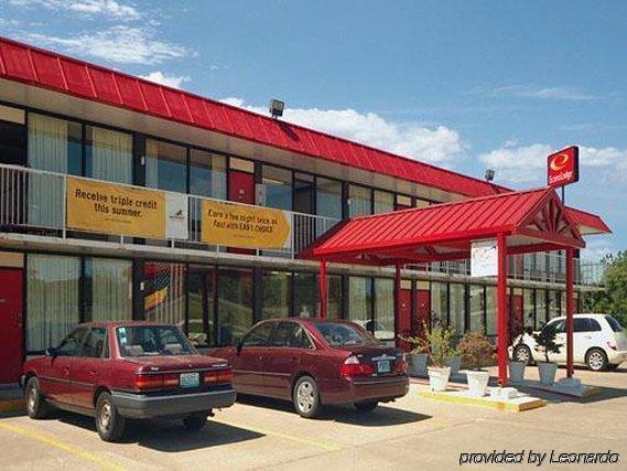 Econo Lodge Oak Grove-Blue Springs Экстерьер фото