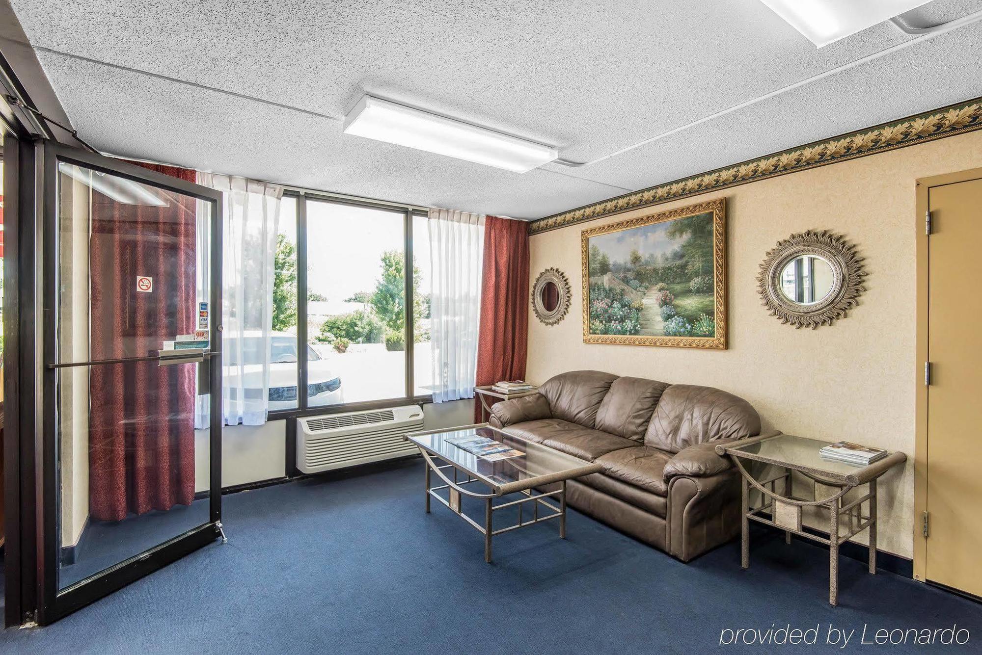 Econo Lodge Oak Grove-Blue Springs Экстерьер фото