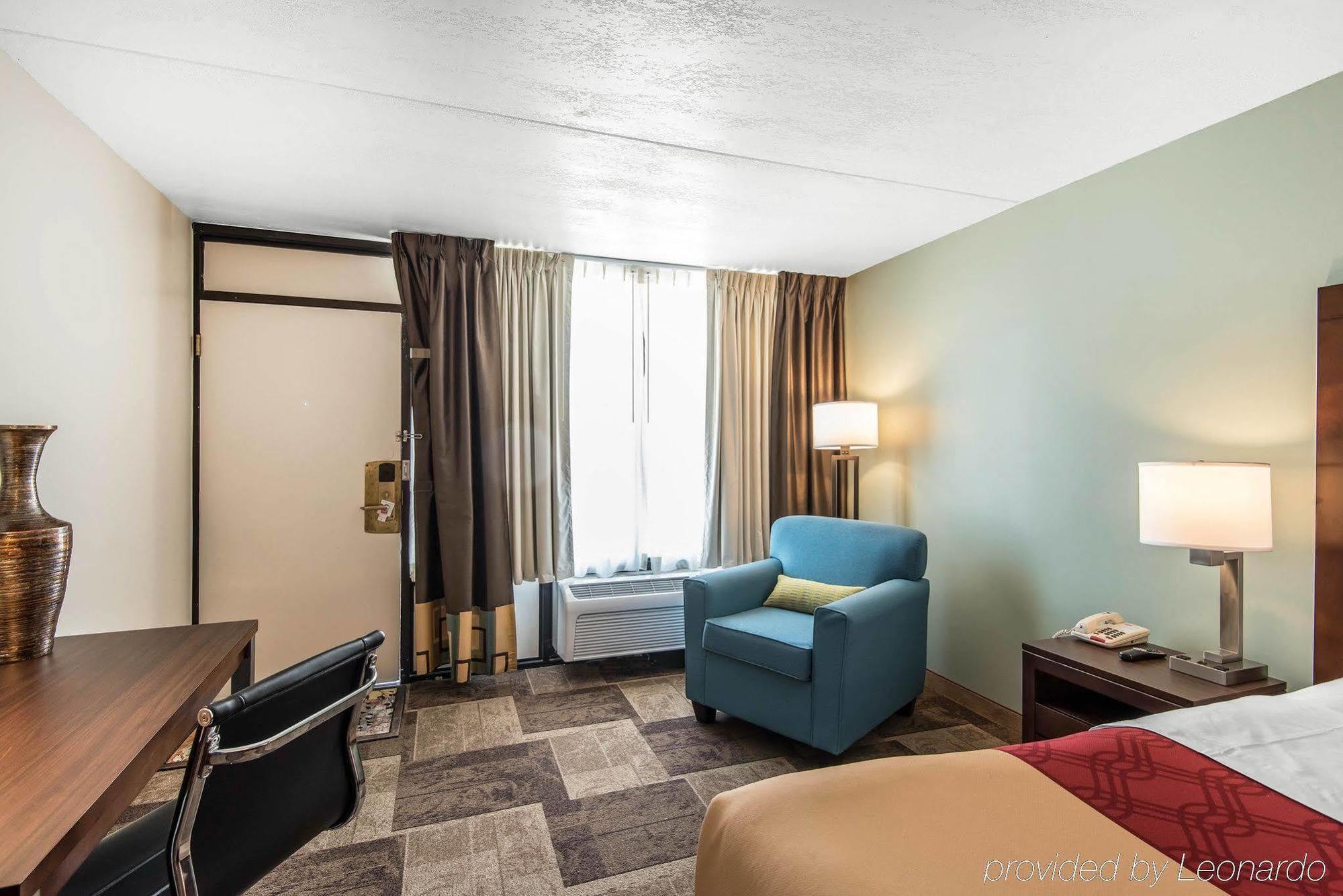 Econo Lodge Oak Grove-Blue Springs Экстерьер фото